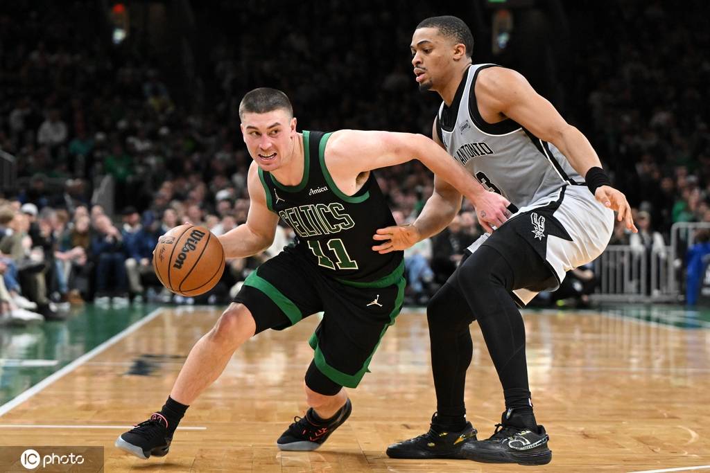 文班亚马21+6怀特29+9 福克斯21+9马刺击败凯尔特人